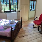 ホテル Au Pont De Villettes *